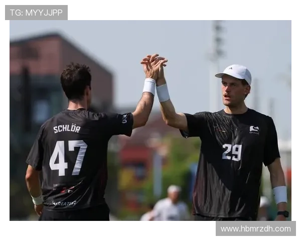 成都飞盘队与广州飞盘队赛后战术分析与复盘探讨